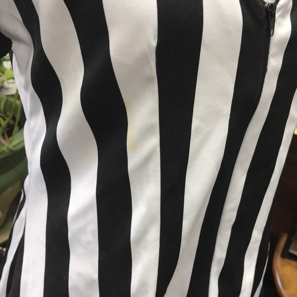 Woman’s referee costume size medium - Picture 4 of 5